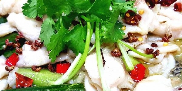 巴沙酸菜鱼片火爆背后的市场逻辑是什么？