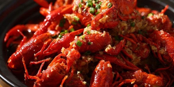 点击了解！夏季夜宵“霸主”小龙虾食用的注意事项